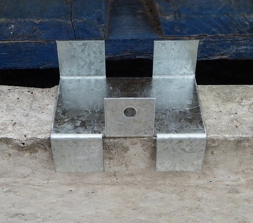 Fence panels bending bent - bending,